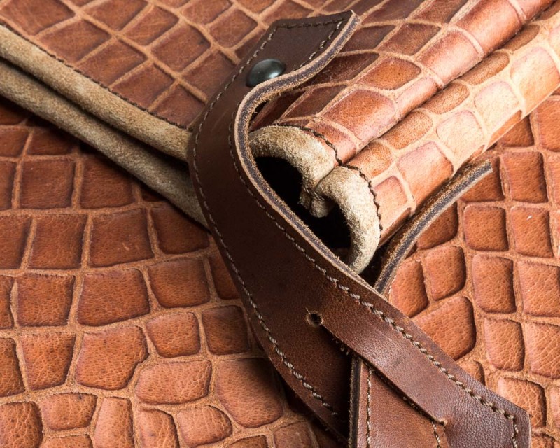 borsa_tracolla_lettera_xl_rettile_chiusura
