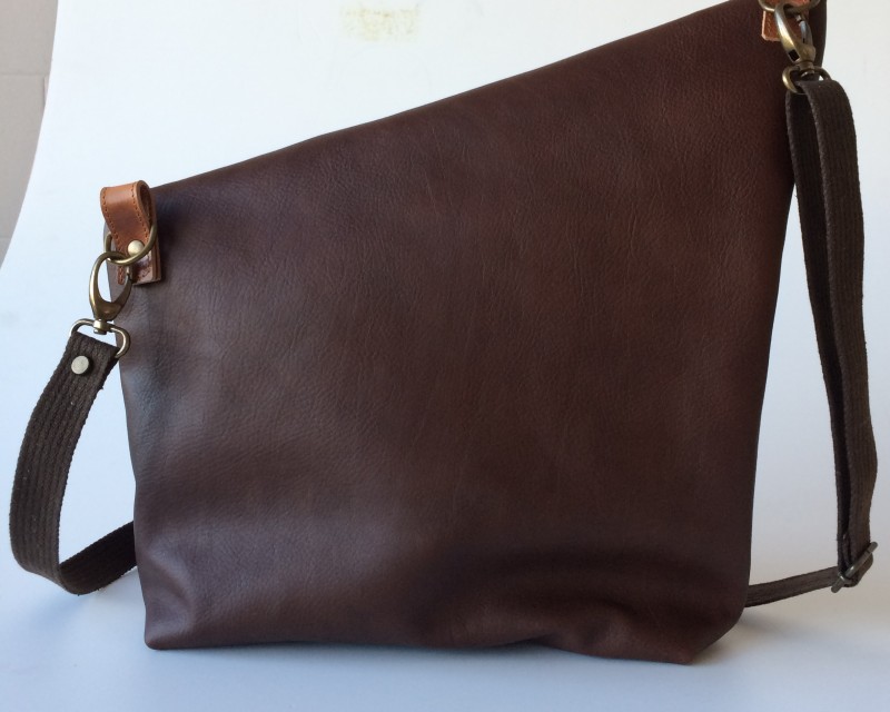 filo_di_cuoio_borsa_lettera_retro