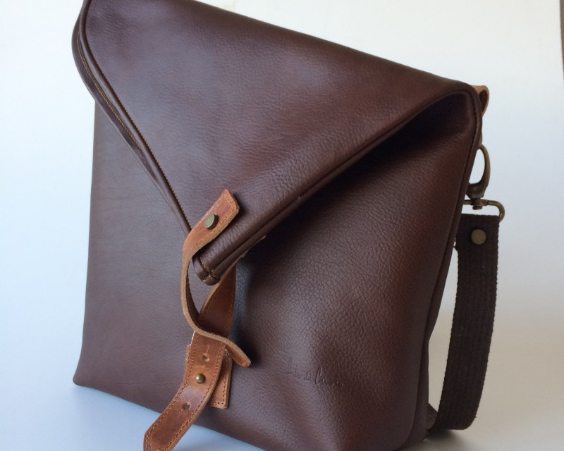 filo_di_cuoio_borsa_lettera_xl_3_4